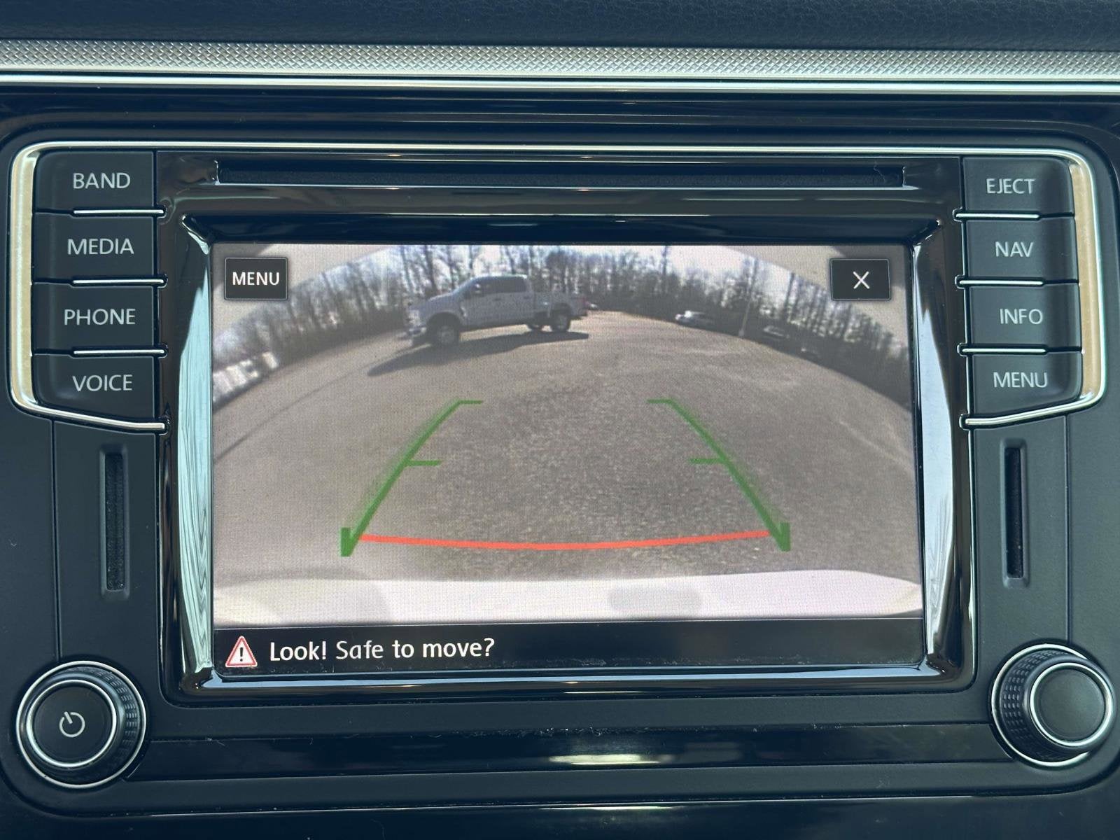 2017 Volkswagen Passat 1.8T SE w/Technology