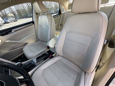 2017 Volkswagen Passat 1.8T SE w/Technology