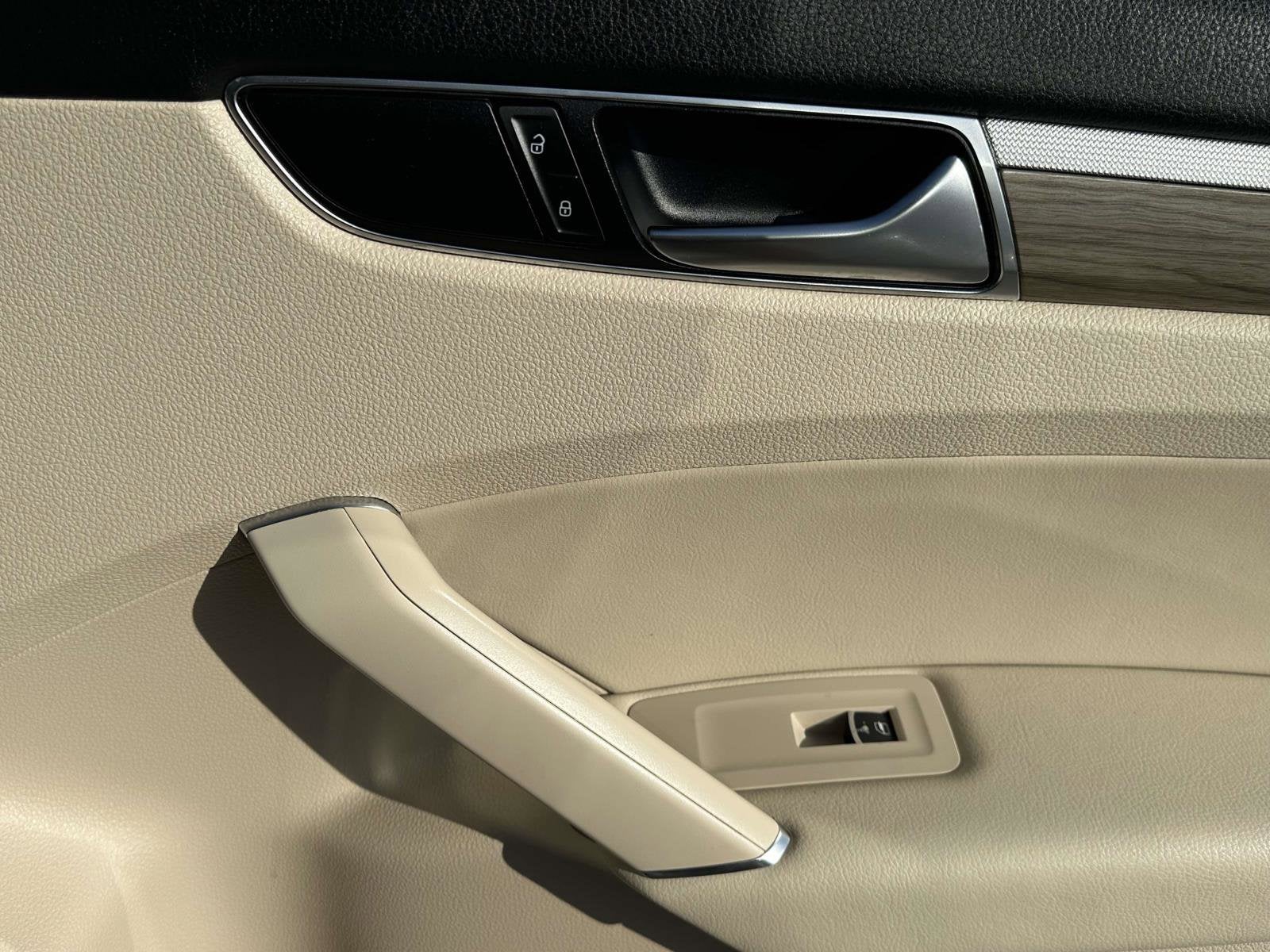 2017 Volkswagen Passat 1.8T SE w/Technology