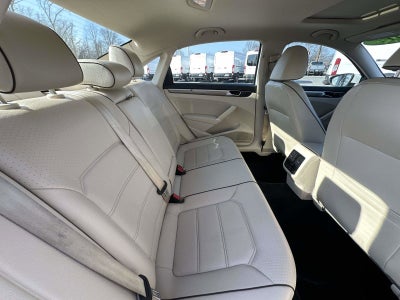 2017 Volkswagen Passat 1.8T SE w/Technology