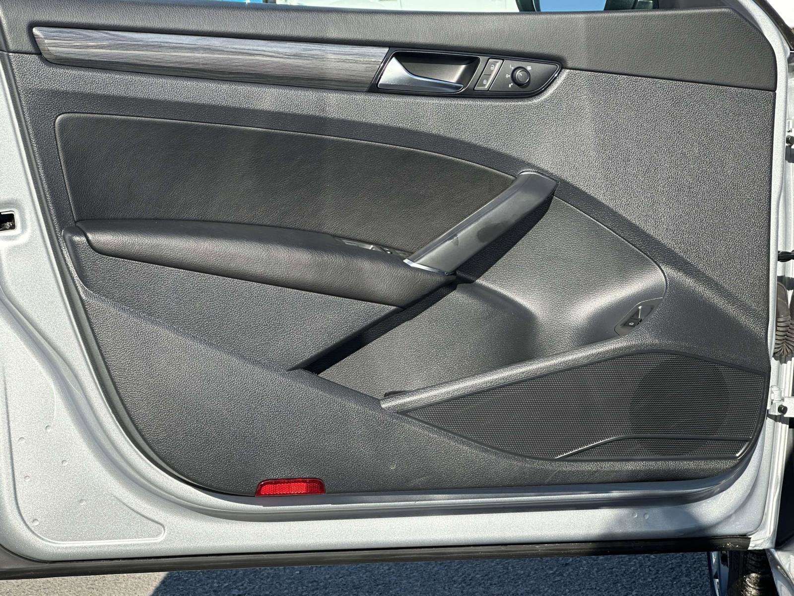 2020 Volkswagen Passat 2.0T R-Line