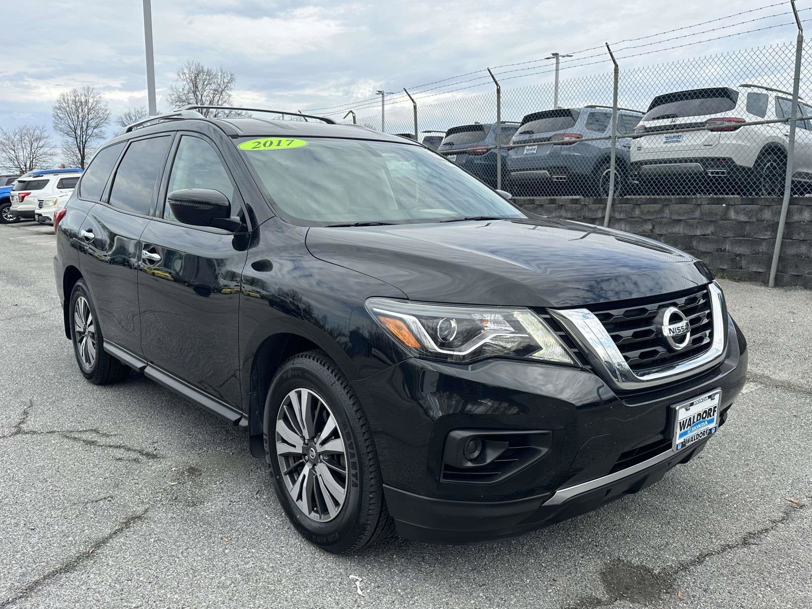 2017 Nissan Pathfinder S