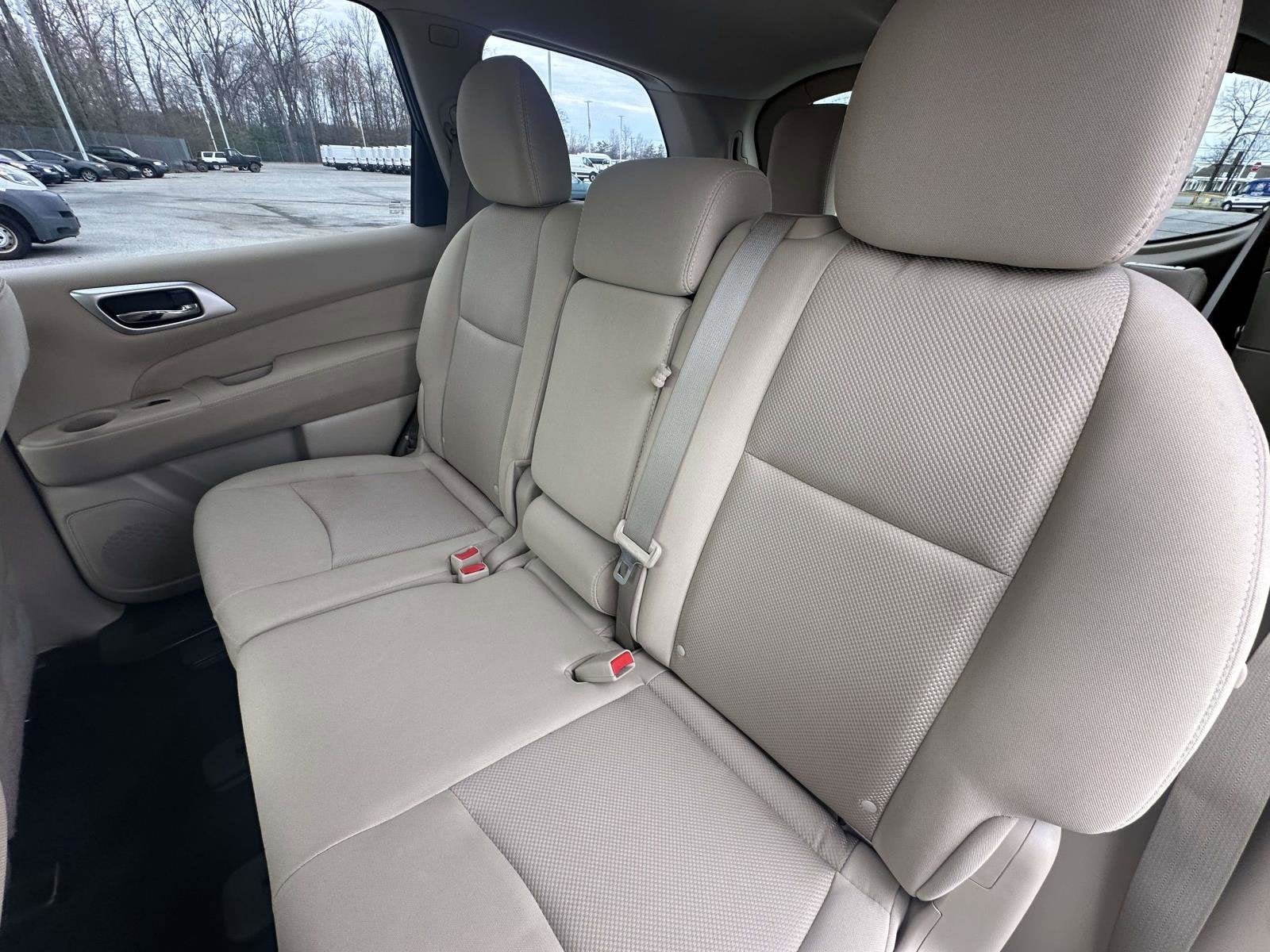 2017 Nissan Pathfinder S