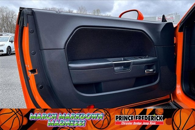 2014 Dodge Challenger SXT Plus