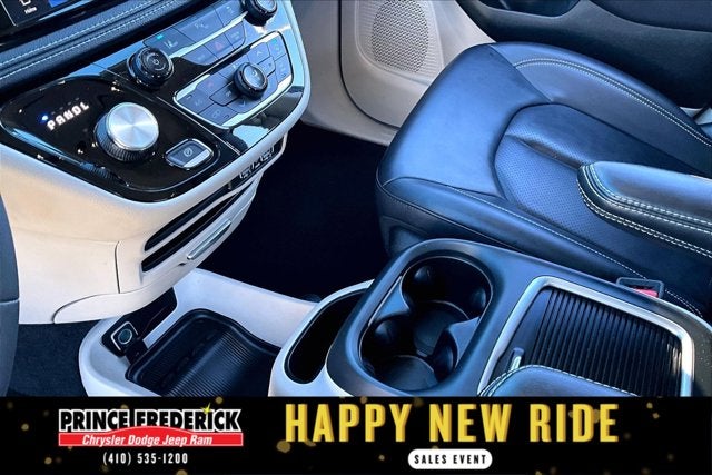 2023 Chrysler Pacifica Hybrid Touring L