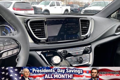 2023 Chrysler Pacifica Hybrid Limited