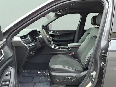 2025 Jeep Grand Cherokee LAR