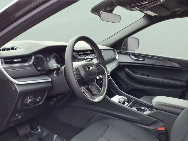 2025 Jeep Grand Cherokee LAR