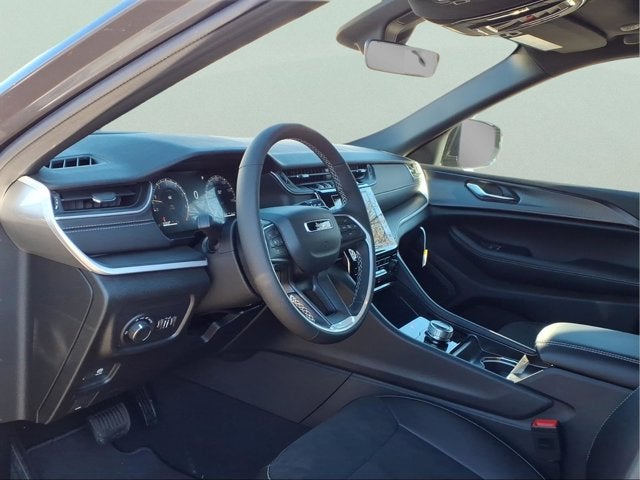 2025 Jeep Grand Cherokee LAR