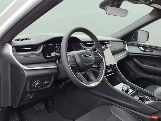 2025 Jeep Grand Cherokee LAR