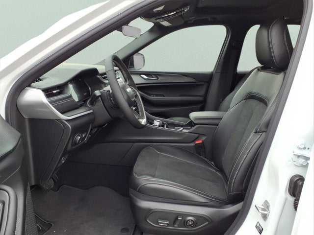 2025 Jeep Grand Cherokee LAR