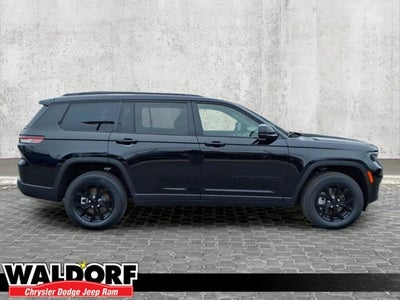 2026 Jeep Grand Cherokee Laredo Altitude