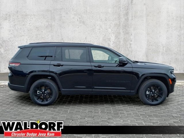 2026 Jeep Grand Cherokee Laredo Altitude