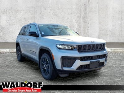 2026 Jeep Grand Cherokee Laredo Altitude