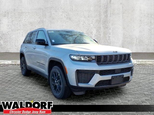 2026 Jeep Grand Cherokee Laredo Altitude