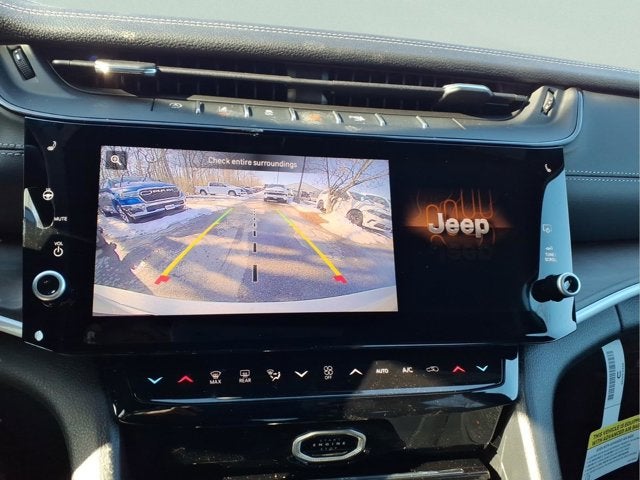 2026 Jeep Grand Cherokee Laredo Altitude