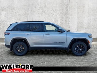 2026 Jeep Grand Cherokee Laredo Altitude