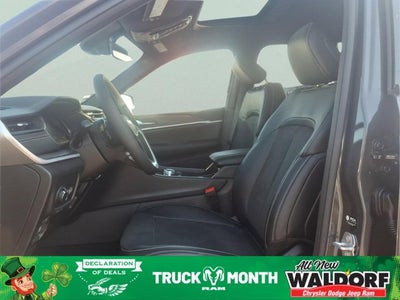 2026 Jeep Grand Cherokee Laredo Altitude