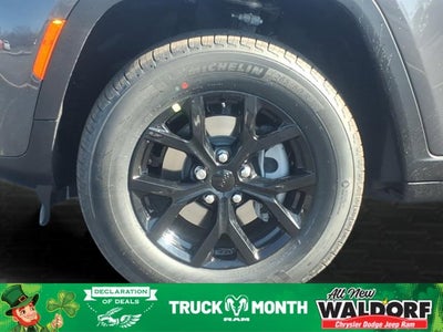 2026 Jeep Grand Cherokee Laredo Altitude