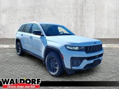 2026 Jeep Grand Cherokee Laredo Altitude