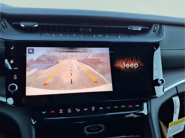 2026 Jeep Grand Cherokee Laredo Altitude