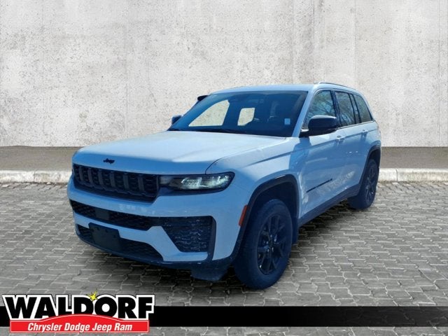 2026 Jeep Grand Cherokee Laredo Altitude