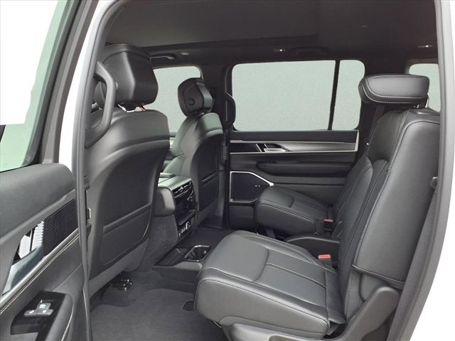 2025 Jeep Wagoneer Series II Carbide