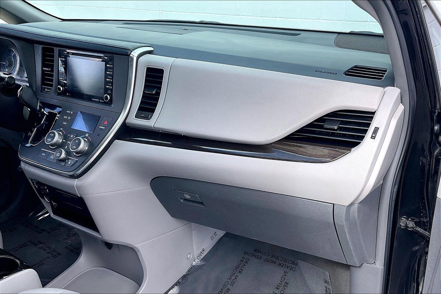 2019 Toyota Sienna XLE