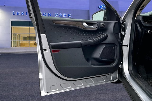 2020 Ford Escape Titanium Hybrid